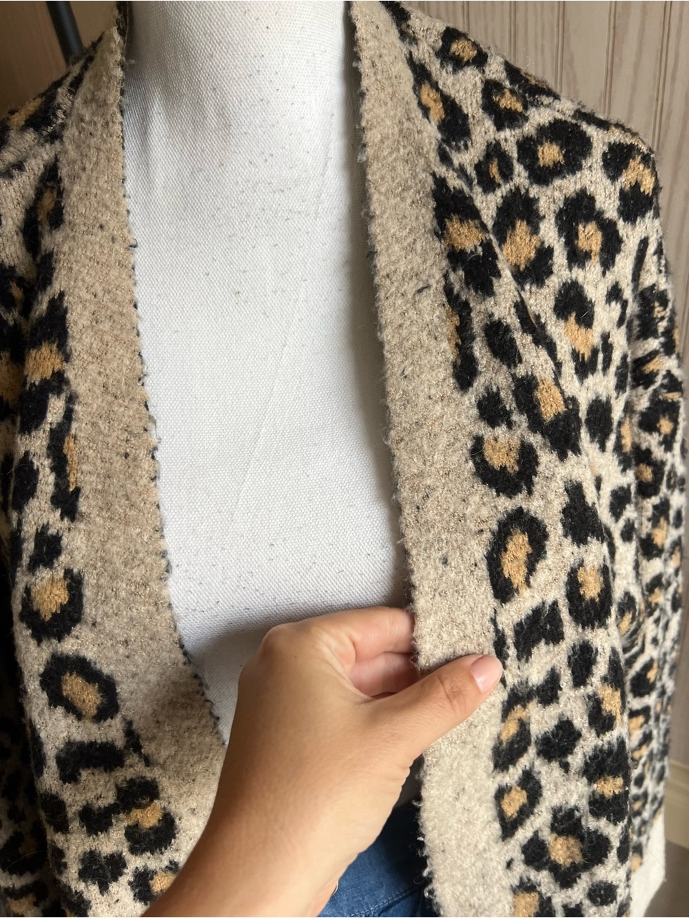 Lulu's Beige Leopard Print Open-Front Cardigan - Picture 4 of 12